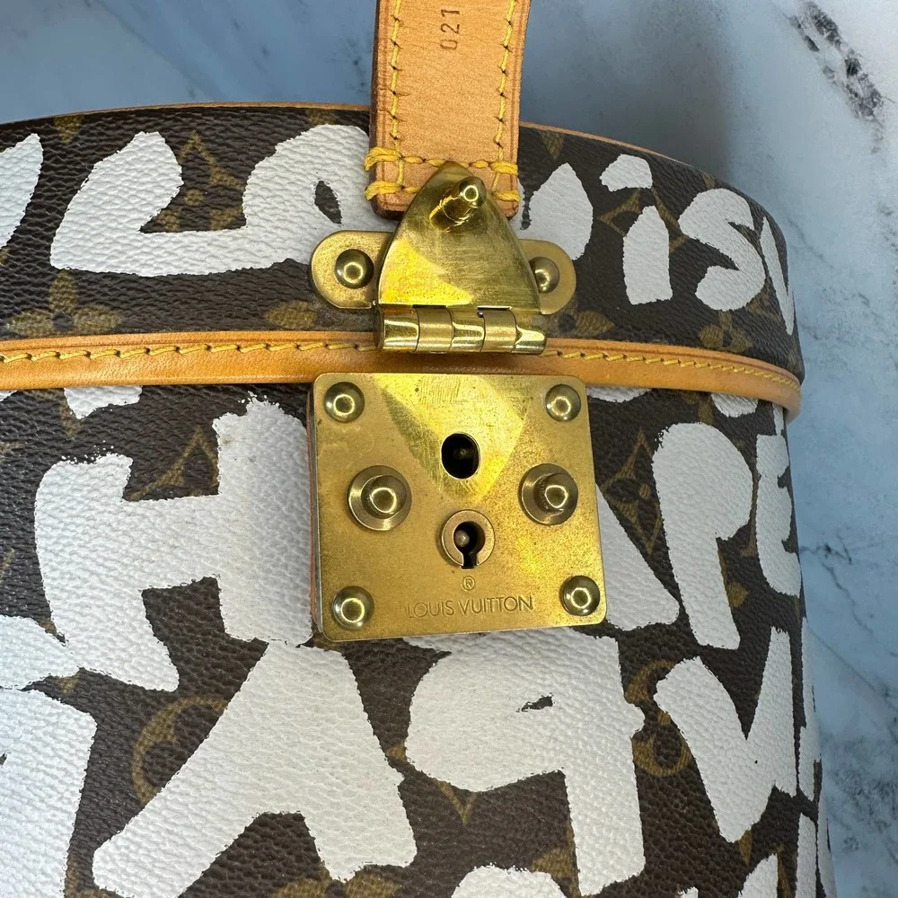 Louis Vuitton Graffiti Hat Box Trunk Boite Chapeau 30 bag vintage LV Sprouse